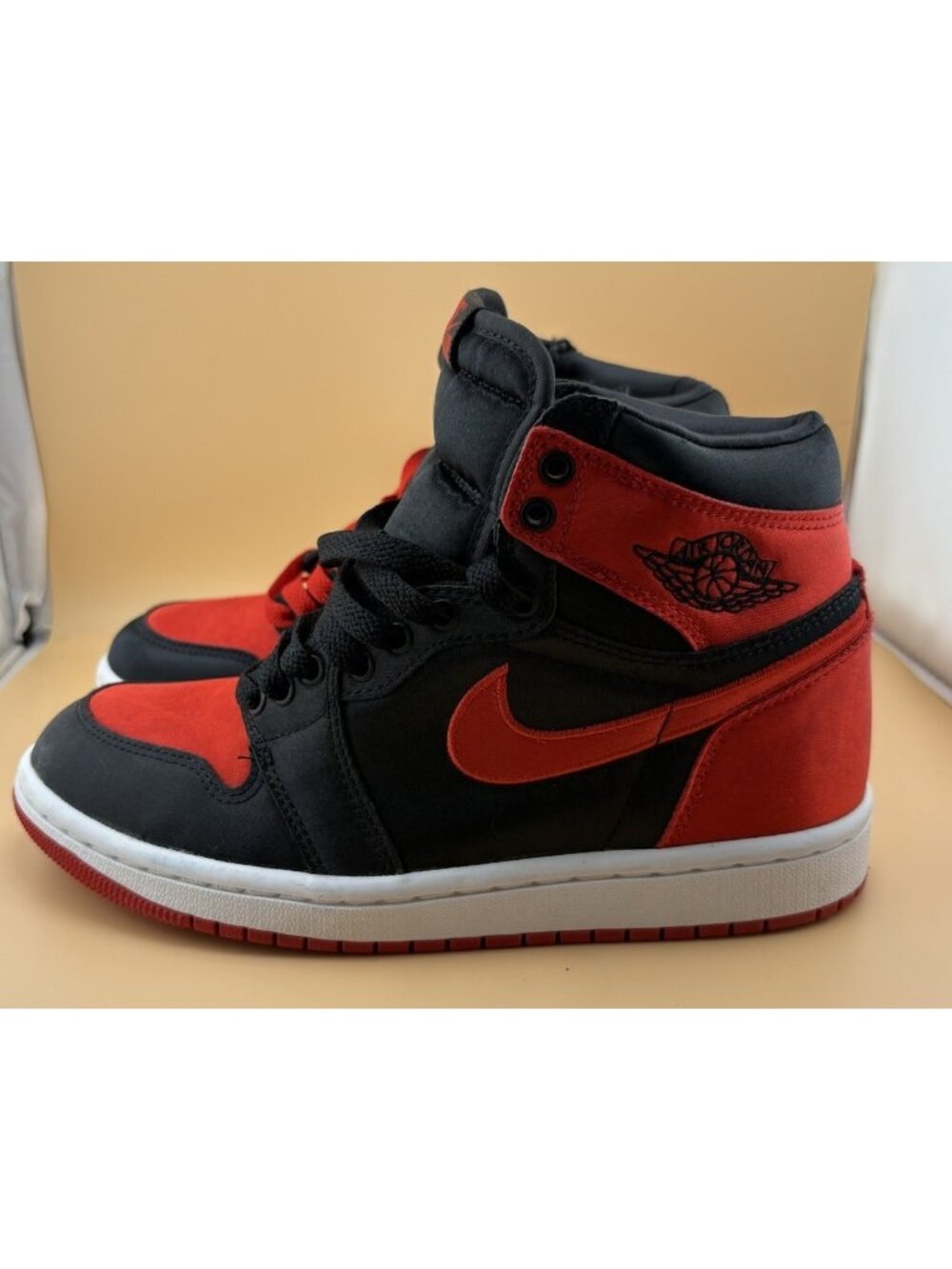 WMNS Jordan 1 Retro High OG Satin Bred - Picture 2 of 13